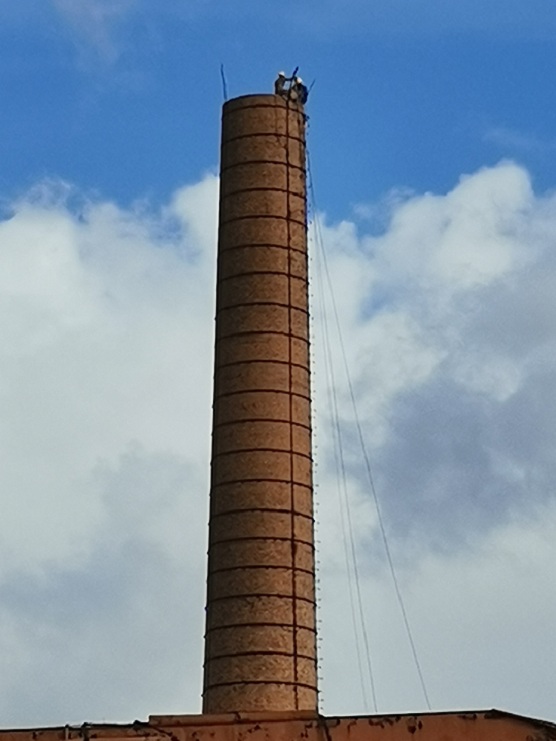 煙筒拆除公司:專業(yè)技藝,安全與效率并重