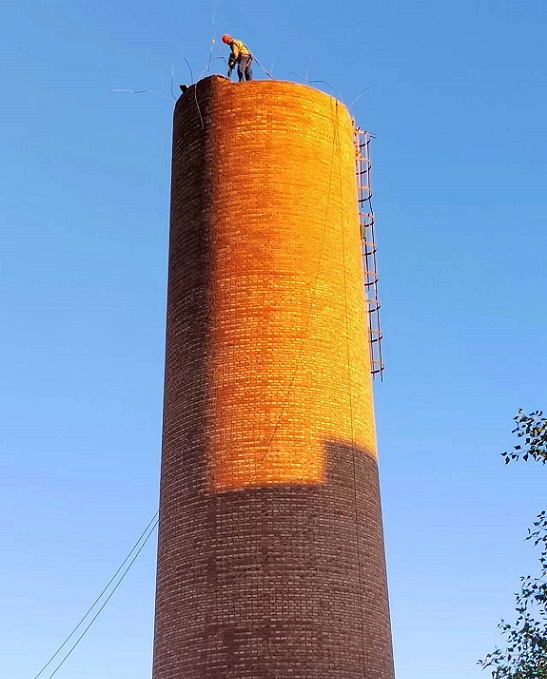 煙囪拆除公司:專業(yè)實(shí)力,奠定行業(yè)領(lǐng)先地位的基石